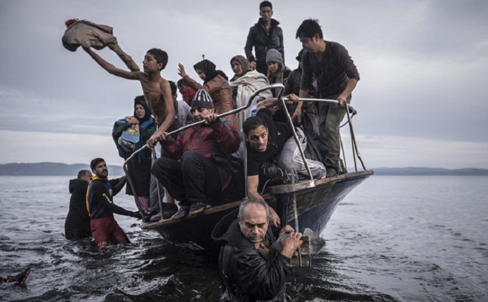 Pulitzer-winning photographer recalls refugee drama